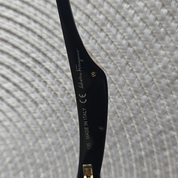 Salvatore Ferragamo Black Sunglasses - EUC Full Inclusion - Picture 8 of 12